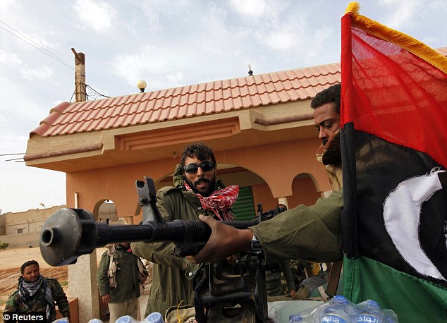 Pasukan Libya Rebut Masjid Utama yang Dikuasai ISIS