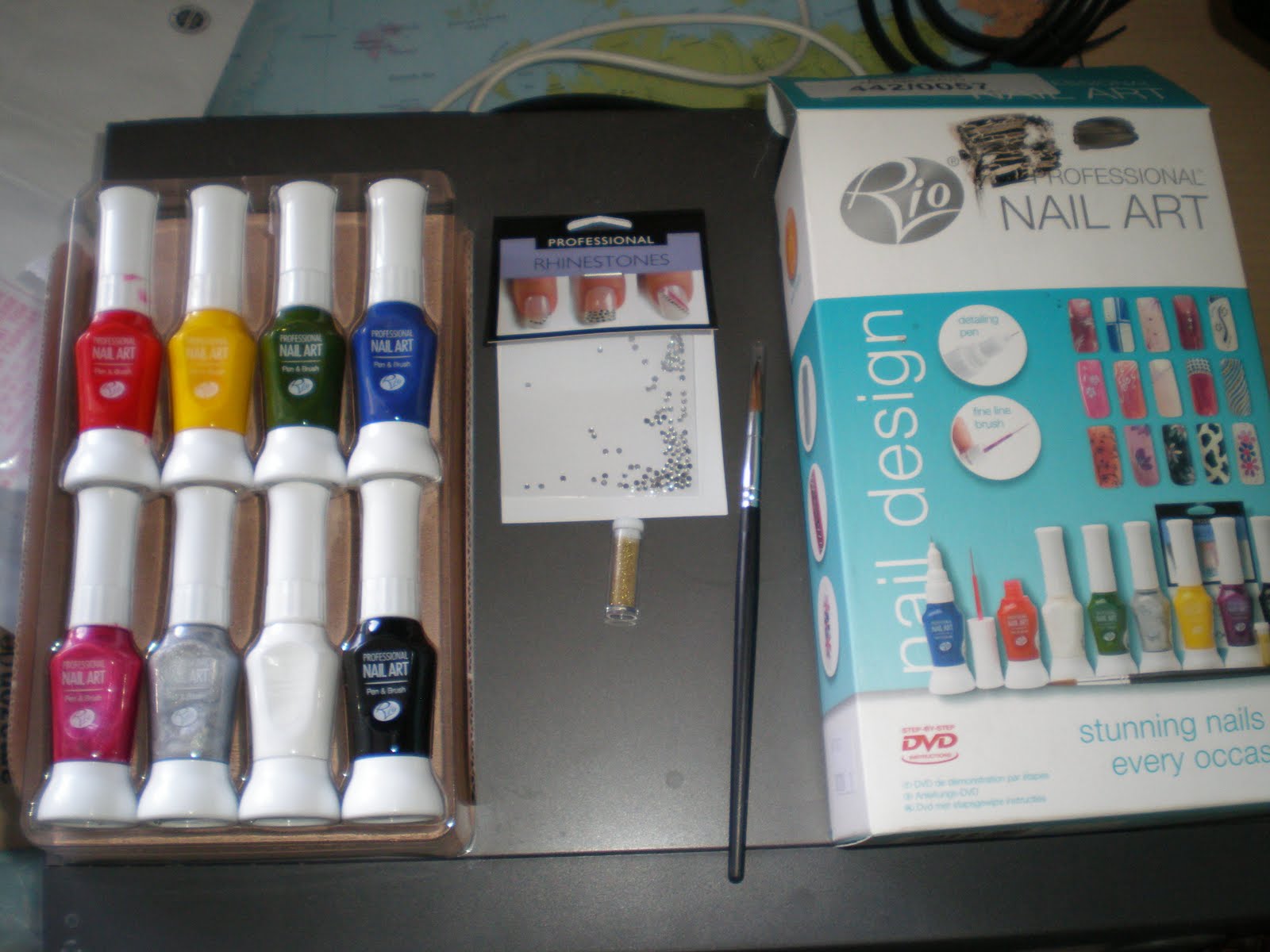 The Sleepy Magpie Rio nail art kit