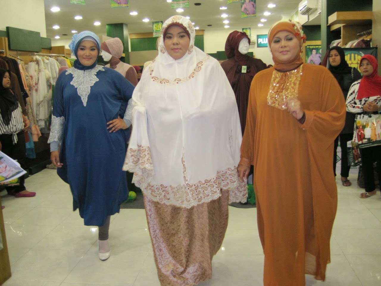 Model Baju Wanita Gemuk Dan Pendek Muslim Modern Terkini Model