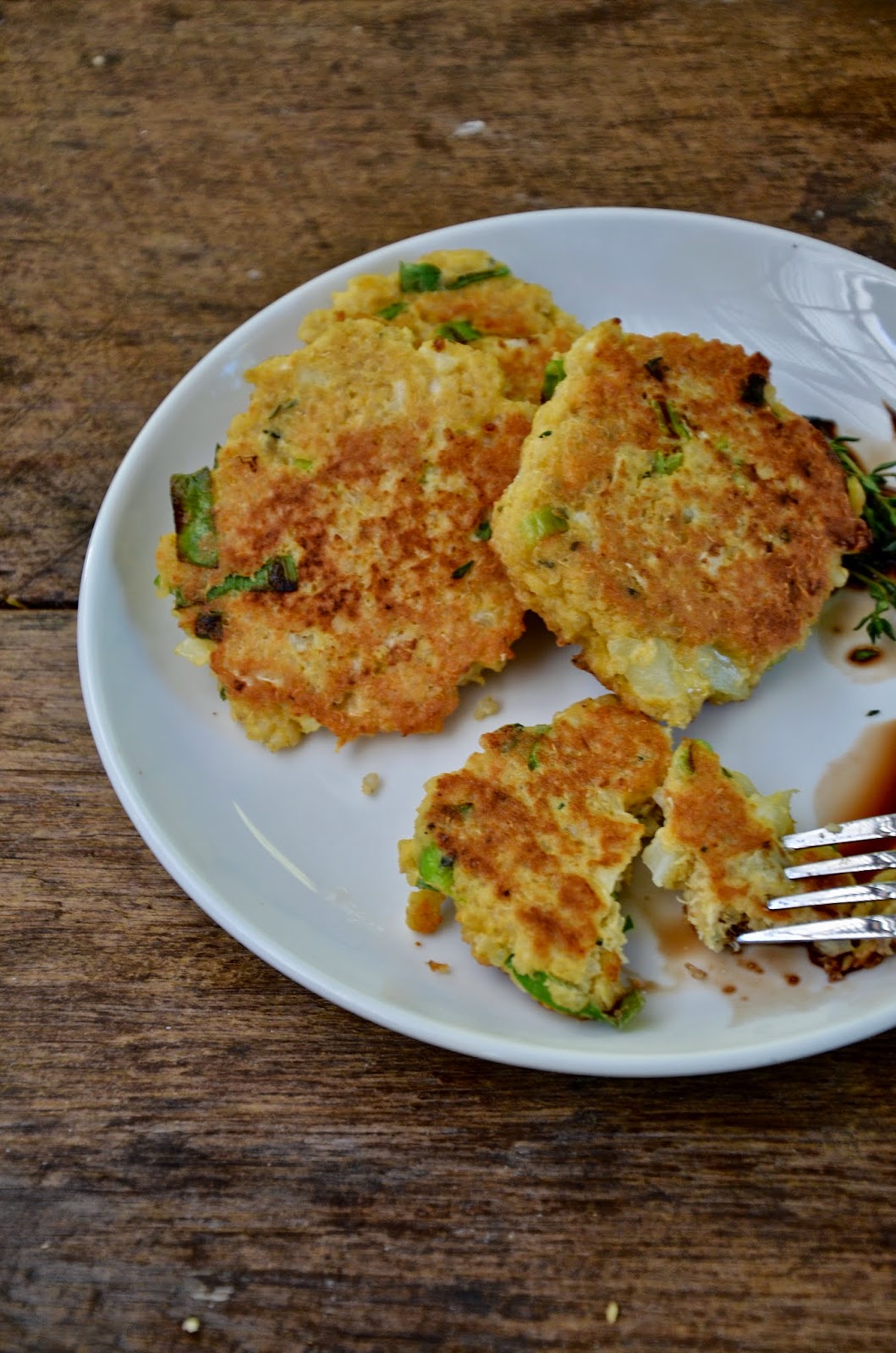 Stuff We Ate Quinoa Breakfast Patties with Thyme & Garlic