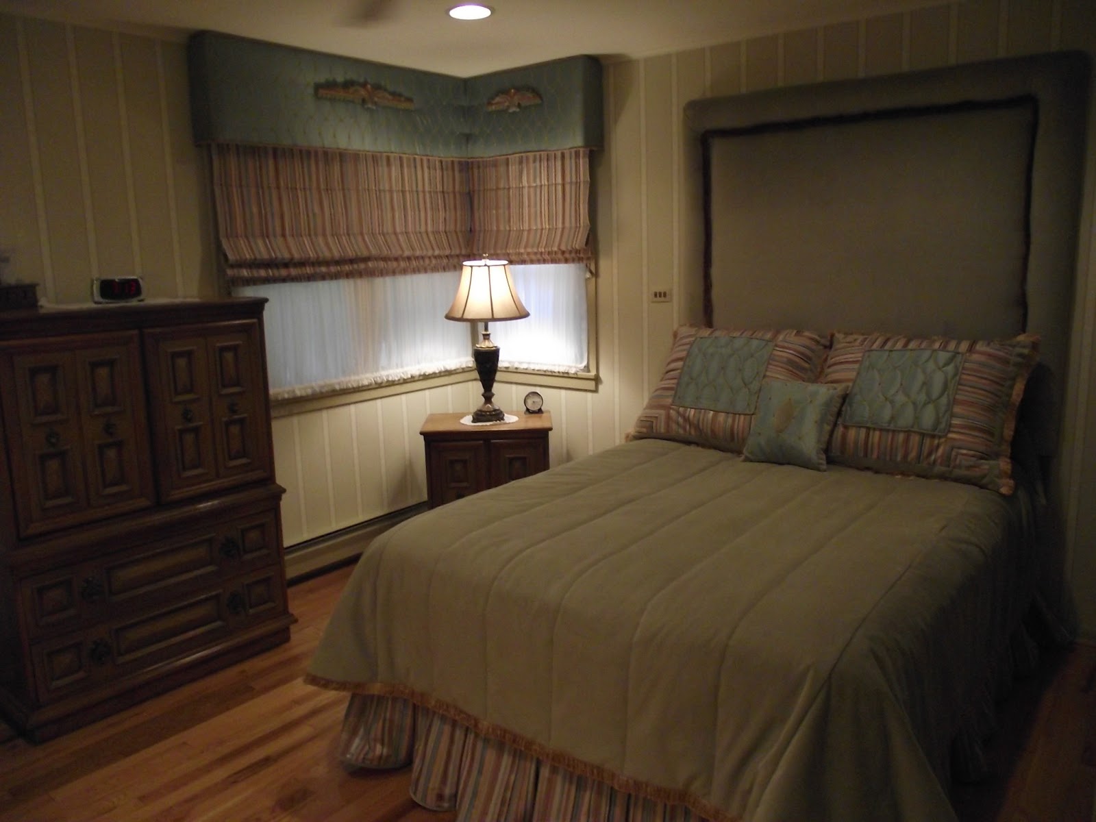 Gantt's Decorating How to make a corner upholstered cornice board