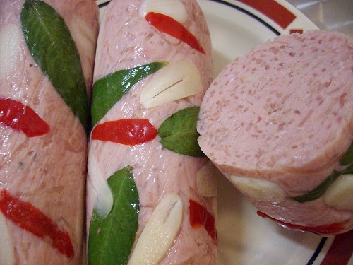 Vietnamese Fermented Pork Roll (Nem chua)2