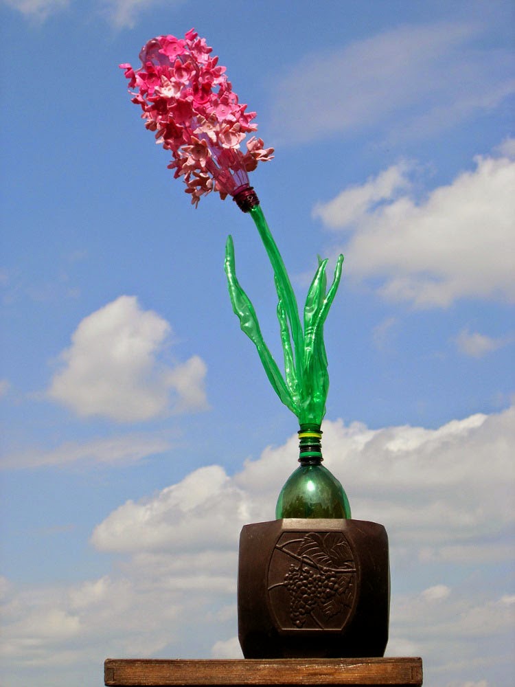 Amazing Art from Plastic Bottles Do it yourself ideas and projects