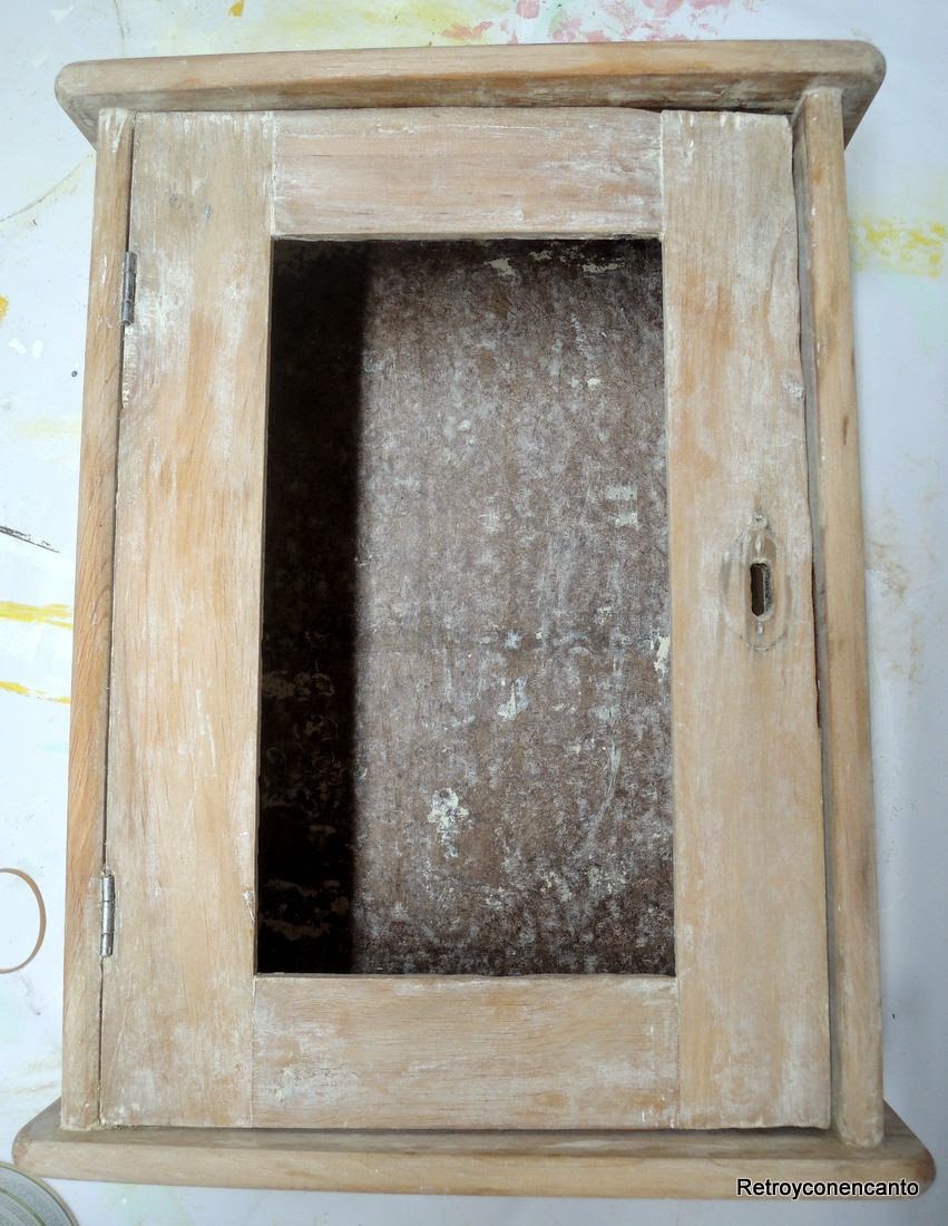 Retro y con encanto: Pequeño armario auxiliar