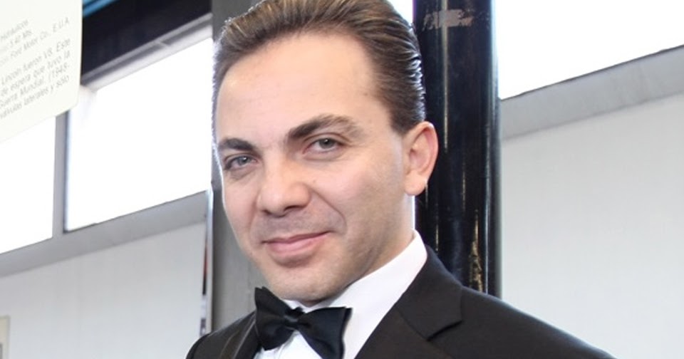 Cristian Castro vestido de mujer. El HIT GUATE RADIO