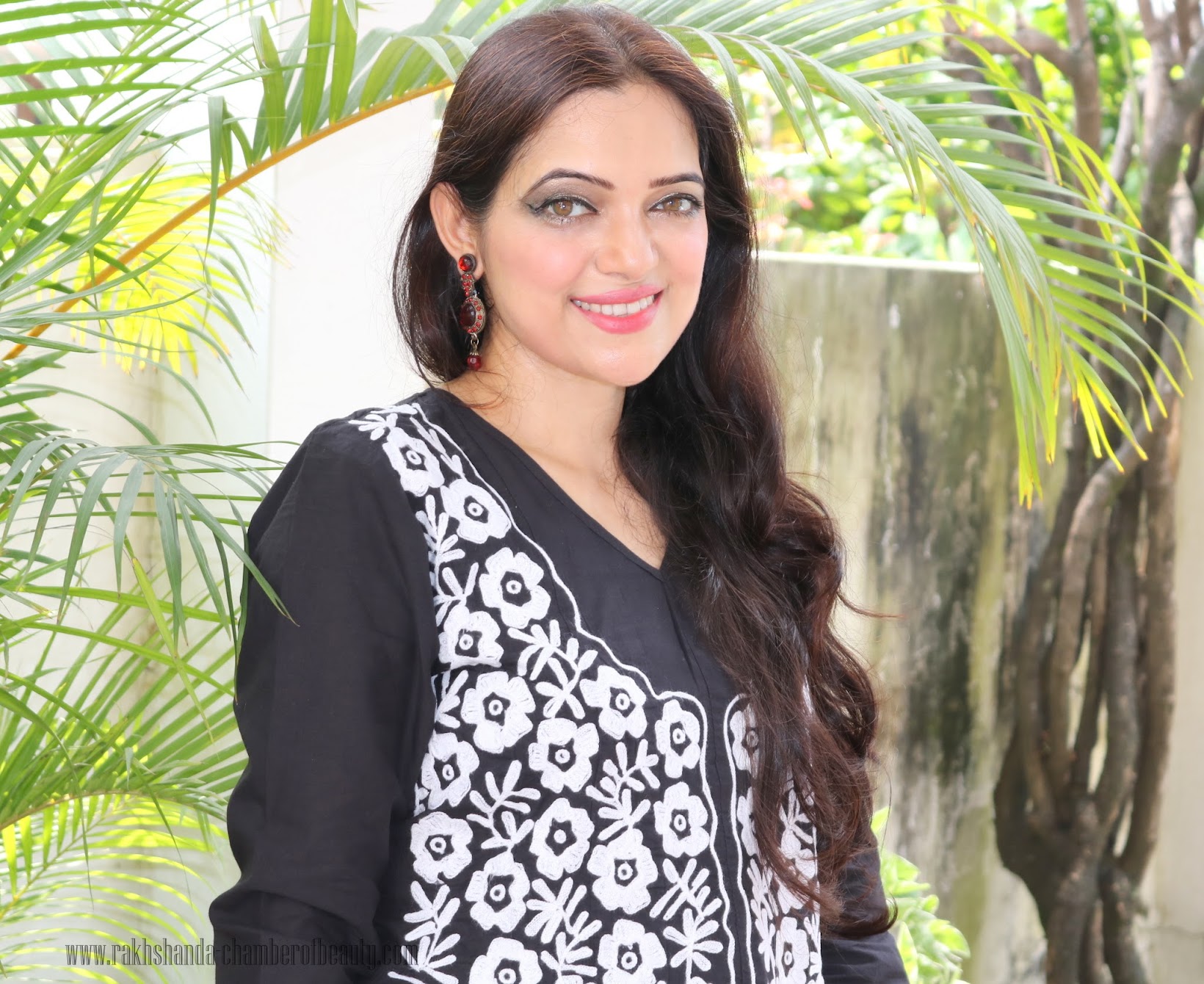 Birthday lunch OOTD | Black & Gold Anarkali, Indian fashion Anarkali suit, OOTD, Indian fashion blogger, Chamber of Beauty Birthday lunch OOTD | Black & Gold Anarkali, Indian fashion Anarkali suit, OOTD, Indian fashion blogger, Chamber of Beauty