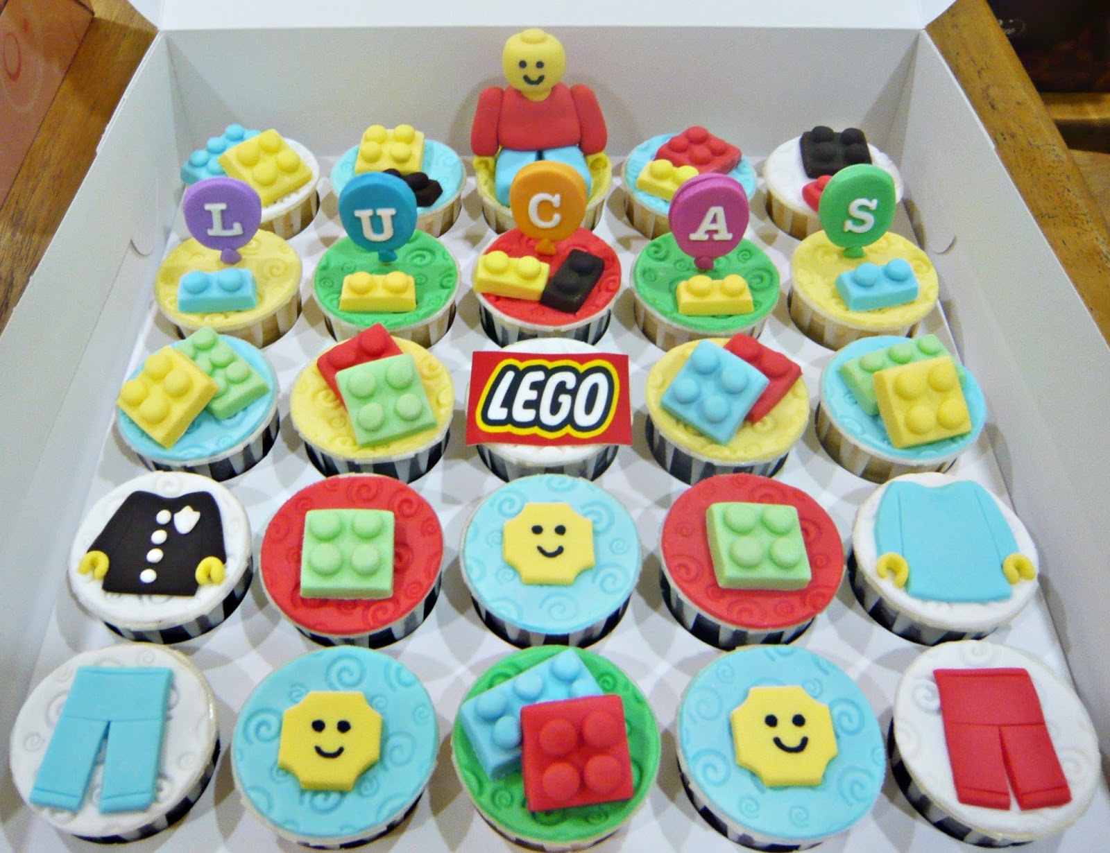 Jenn Cupcakes & Muffins Lego Cupcakes