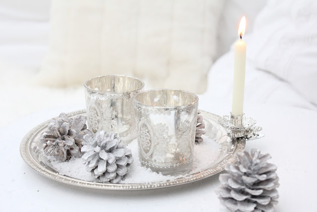 White And Shabby White Christmas