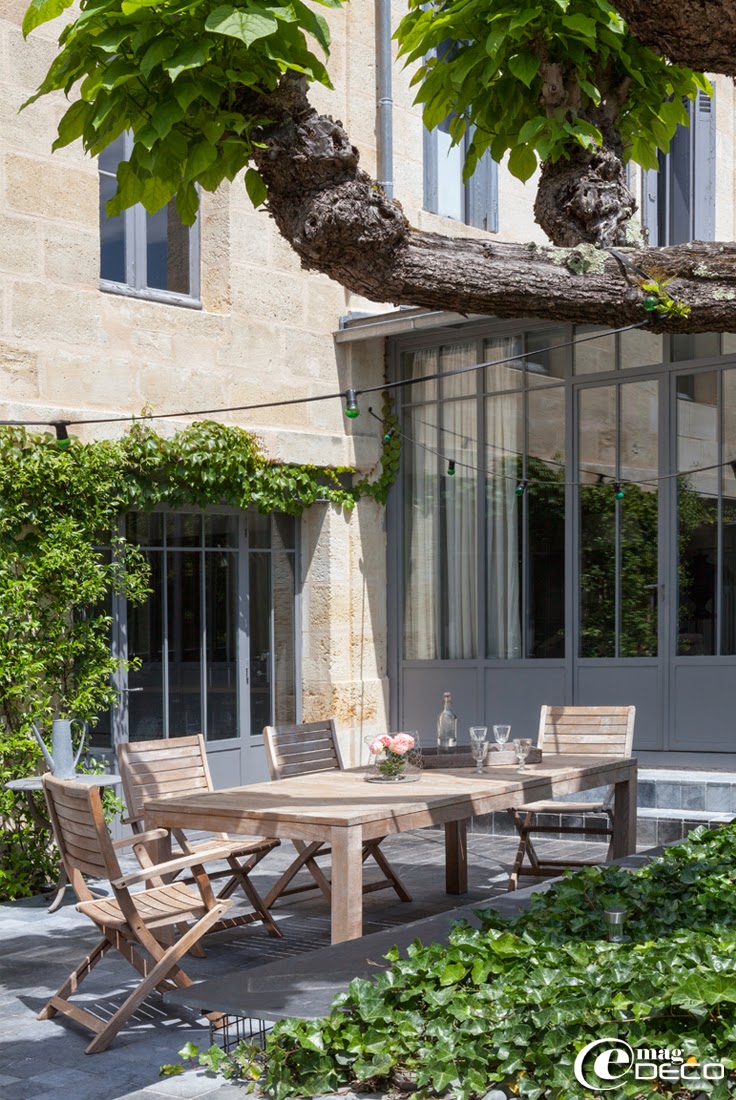 Verrières 'Atelier de Steel' à Bordeaux, salon de jardin en teck 'Casa'