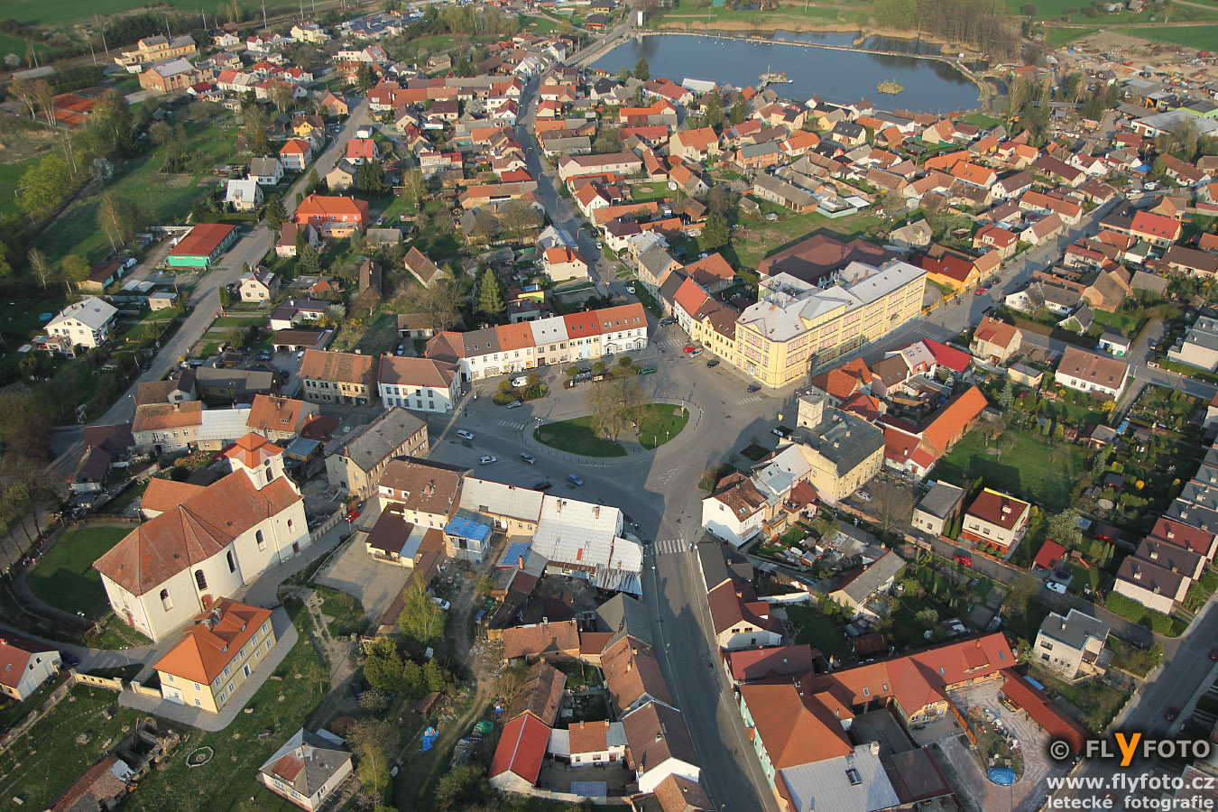 FLyFOTO letecká fotografie a video Dolní Bousov