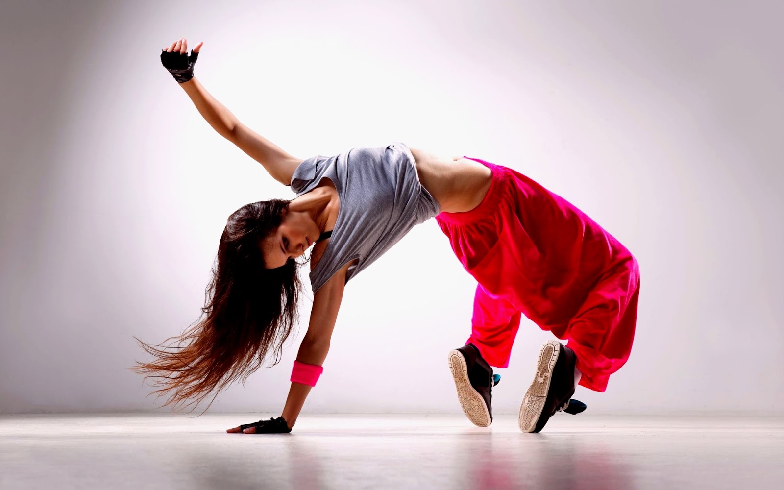 Theezorba Productions Learn All types of Dance from DID Dancer