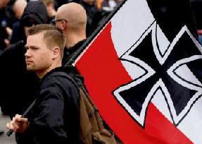 27- Tal como va todo: El 13% de los alemanes verían con agrado la llegada de un ‘Führer’ (Pol.).