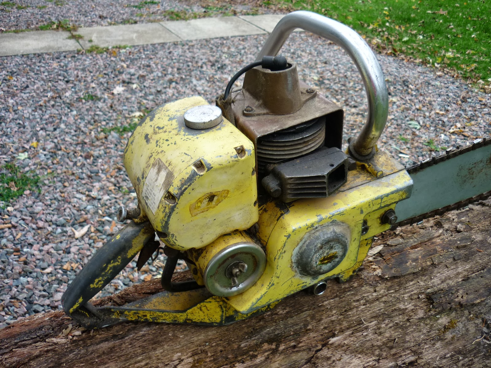 VINTAGE CHAINSAW COLLECTION TITAN 4200