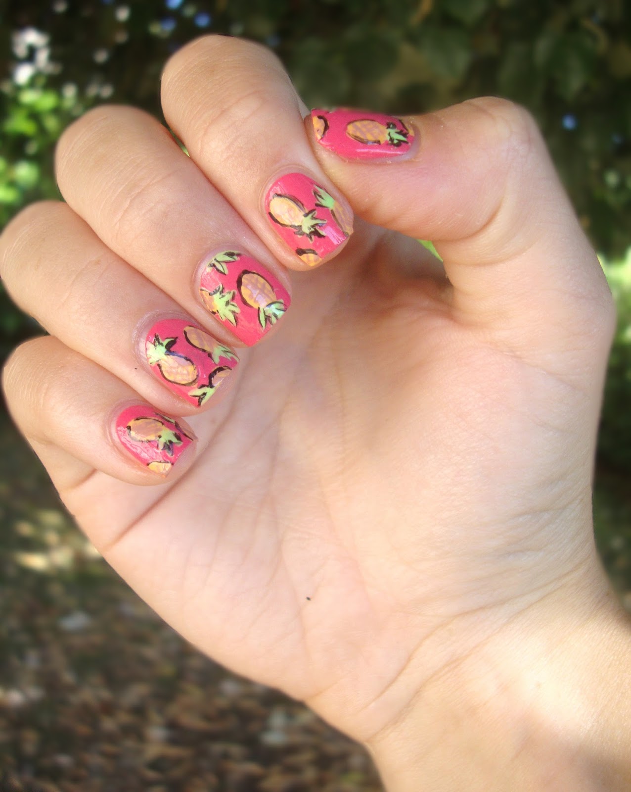 Coco's nails : Pineapple power!