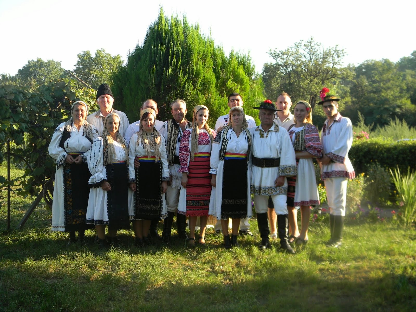 Festivalul ,,Sub dealul săcăturii,, - Agrieş 28 august 2011