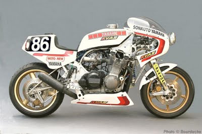 moto-fior-yamaha-1100-alaincortotracing.