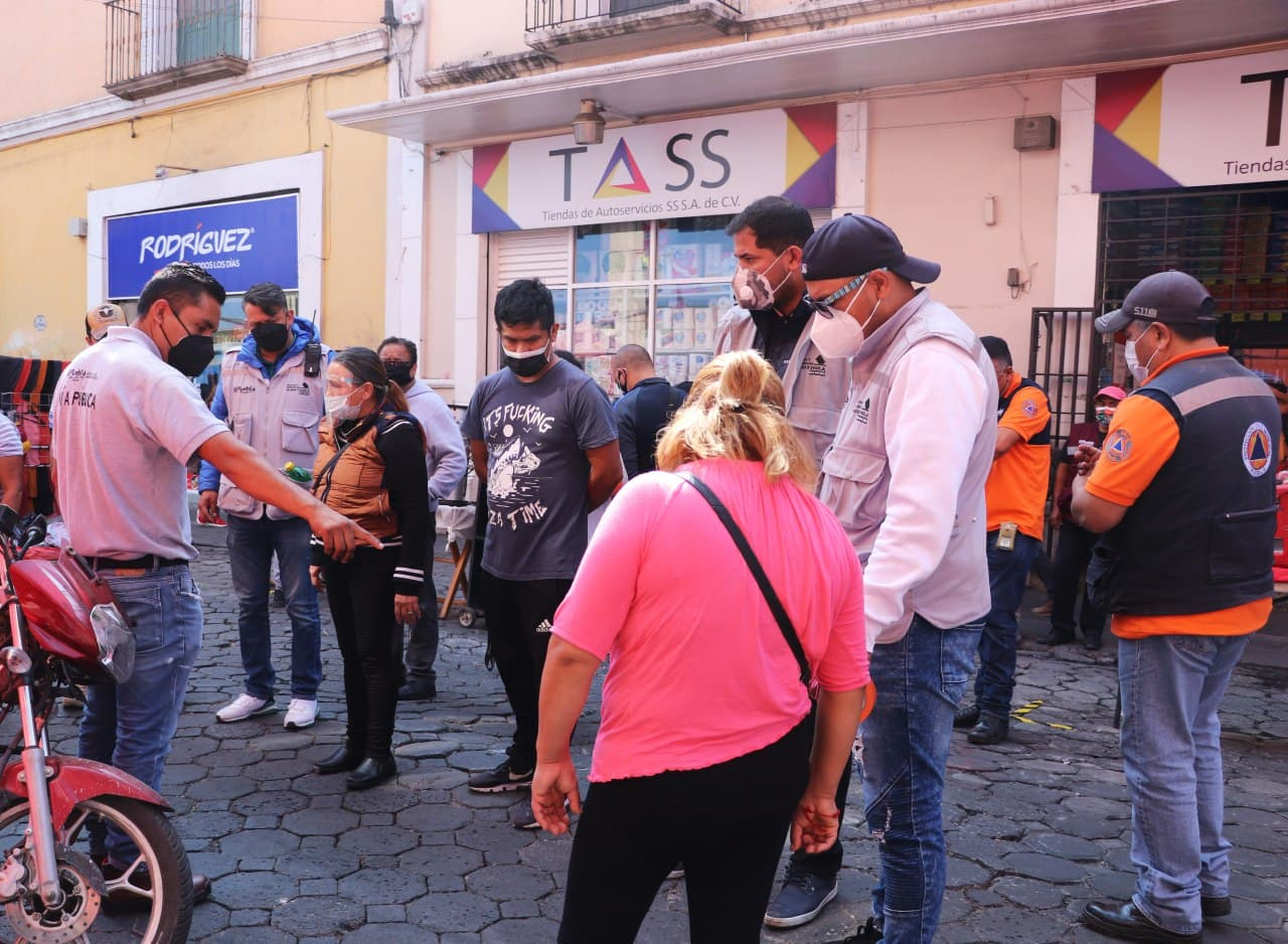 Ayuntamiento de Puebla continúa el reordenamiento de comerciantes en el CH