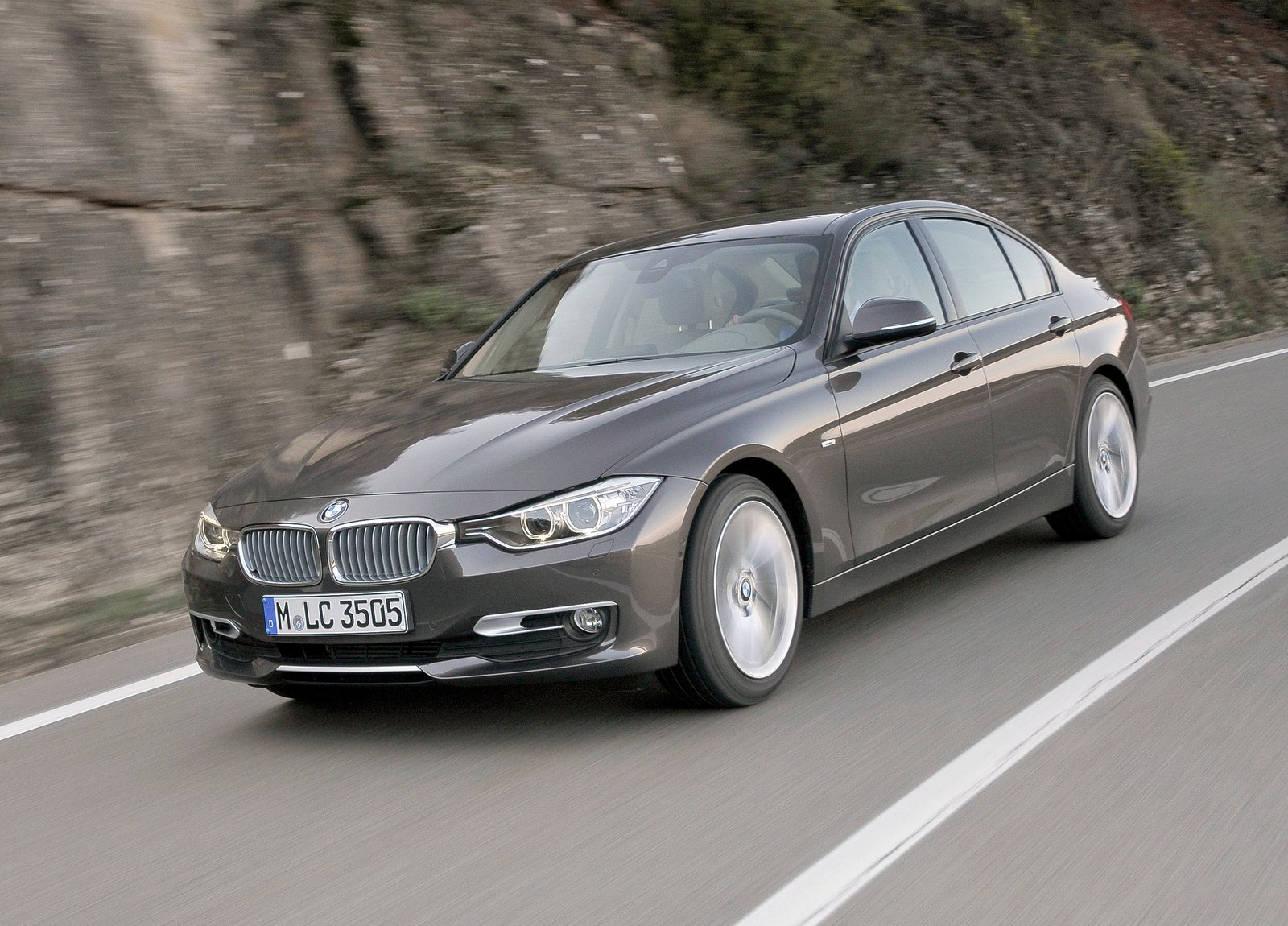 http://2.bp.blogspot.com/-UHMTkSHcXMU/UCp0-BtT0mI/AAAAAAAAHGI/JOQIsOKneoQ/s1600/BMW-3-Series_2012_1600x1200_wallpaper_1c.jpg
