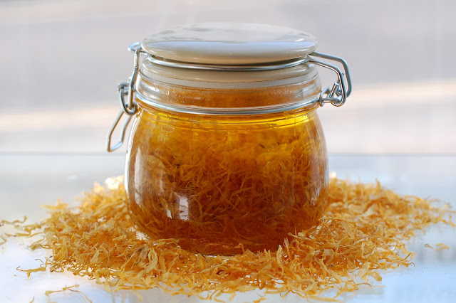 How to Make Herbal Oil Infusions and Other DIY Bath and Body Skin Care Recipes and Tutorials