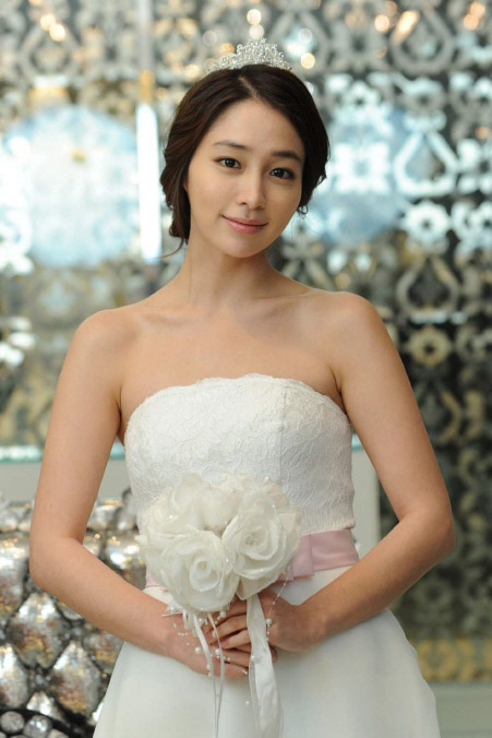 Anyeoung Haseo!!: [eye candy / fashion tv / movies] Lee Min Jung wore