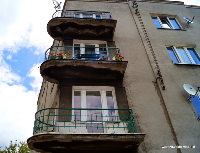 Warszawa Włochy kamienice NKWD Piłsudskiego balkony