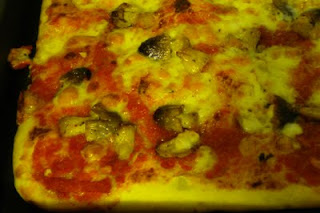 Immagine pizza con funghetti
