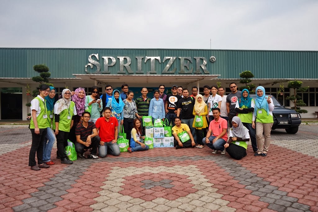 Blogger di Kilang Spritzer Lawatan blogger ke Kilang Spritzer
