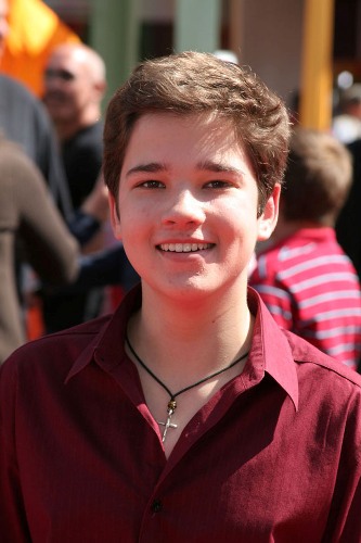 nathan kress shirt off 2011. nathan kress 2011 girlfriend.