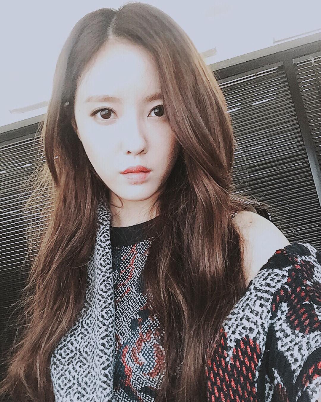 T-ara HyoMin proudly shares her cute childhood pictures | T-ara World