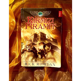 Kirmizi Piramit Rick Riordan Amazon Com Tr