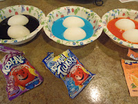 How to Dye Eggs on the Cheap with Koolaid http://muttnut.blogspot.com/