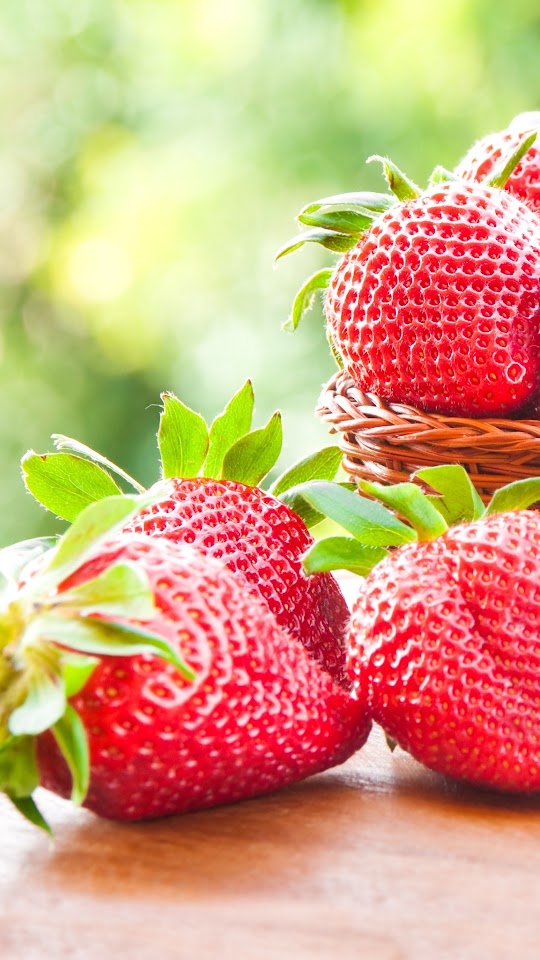 Sweet Fresh Strawberry On Basket Android Wallpaper