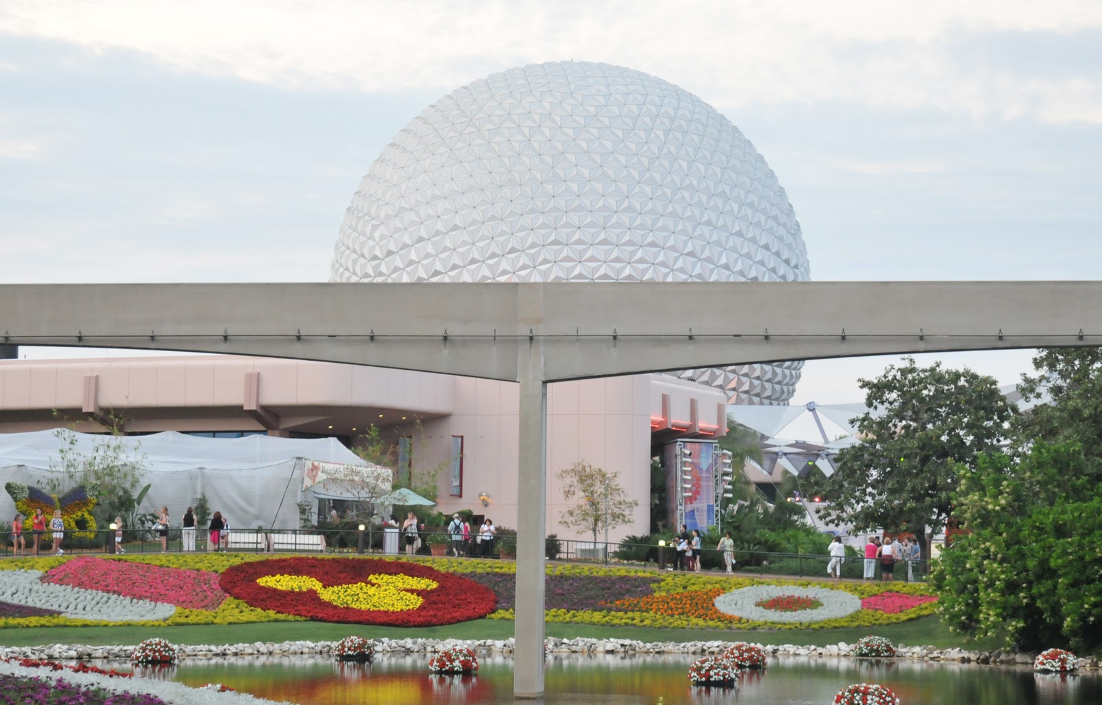 LadyMe2: Disney's Epcot's Flower & Garden Festival 2011