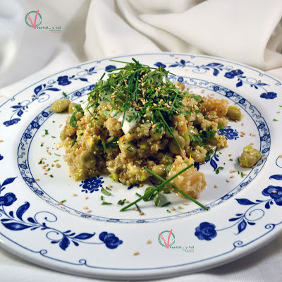 
ensalada De Quinoa, Espárragos Y Habitas
