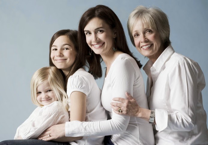 CÓMO CUIDAR TU PIEL A LOS 30, 40,50 CÓMO CUIDAR TU PIEL A LOS 30, 40,50