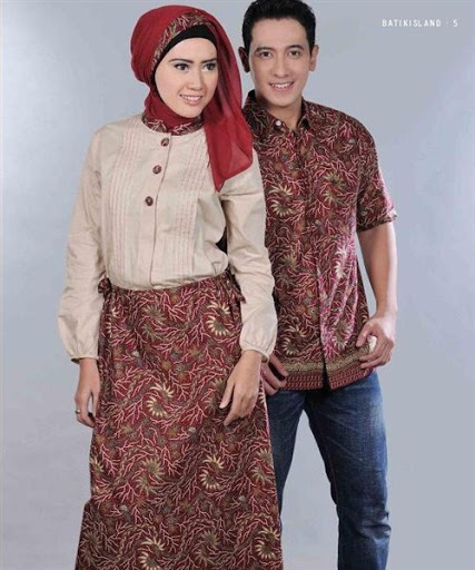 Trend model baju muslim batik sarimbit couple keluarga terbaru 2017/2018 Trend model baju muslim batik sarimbit couple keluarga terbaru 2017/2018