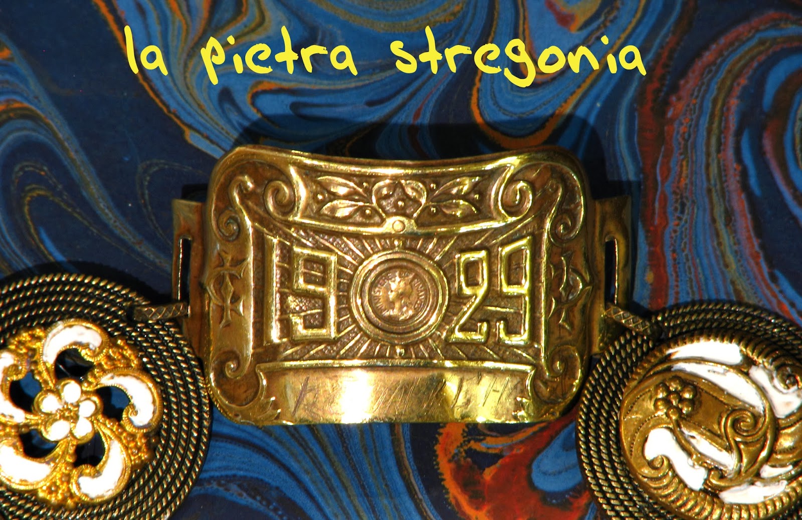 La pietra stregonia: ottobre 2013 Lampadari disegno Ottone