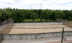 Carola Bartz August Break 13 The Berlin Wall