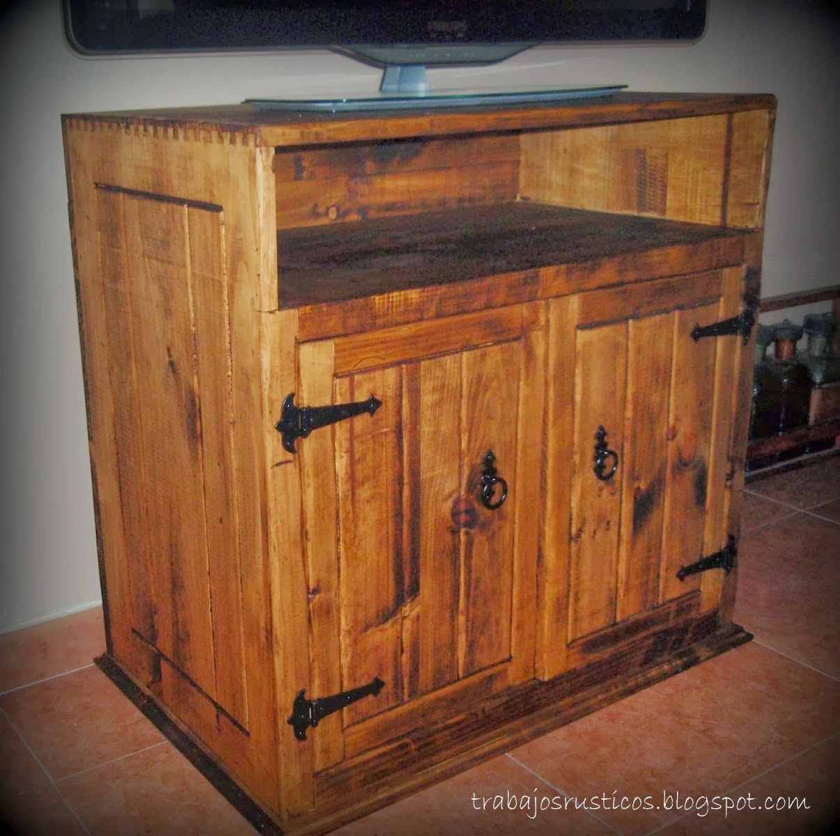 Trabajos Rústicos Mueble Rústico Televisión
