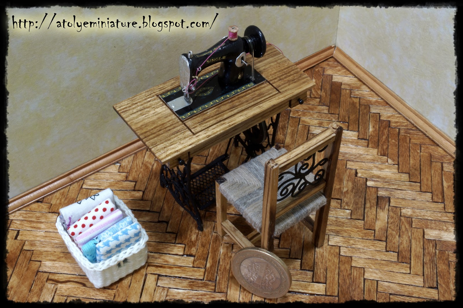 Minyatür Atölyesi minyatür hasır örgü sandalye Minyatür Atölyesi minyatür hasır örgü sandalye