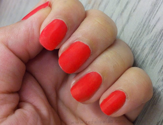 elianto nail color tangy orange