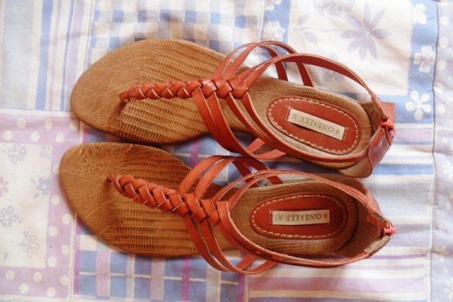 sandalia rasteira oneself