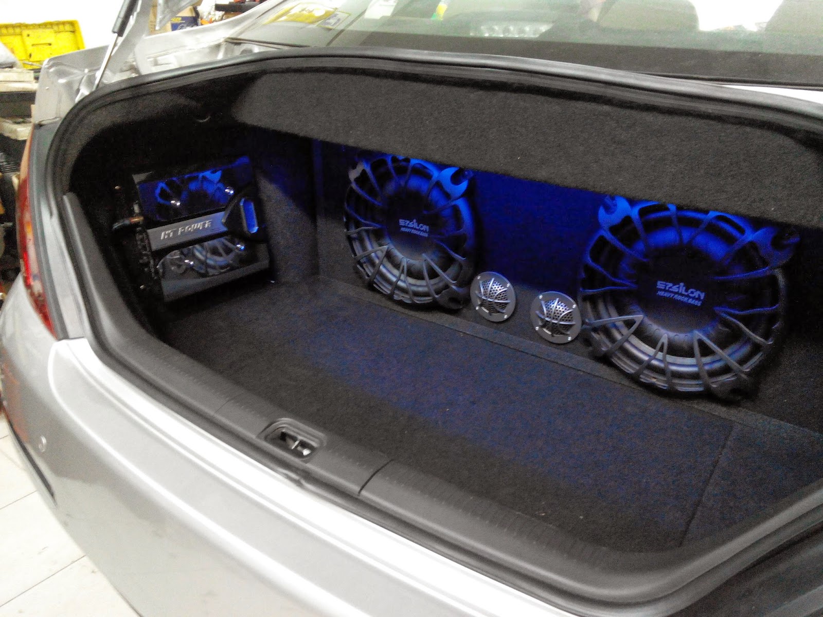 EB AUDIO simple car audio rear trunk custom work , next time u take