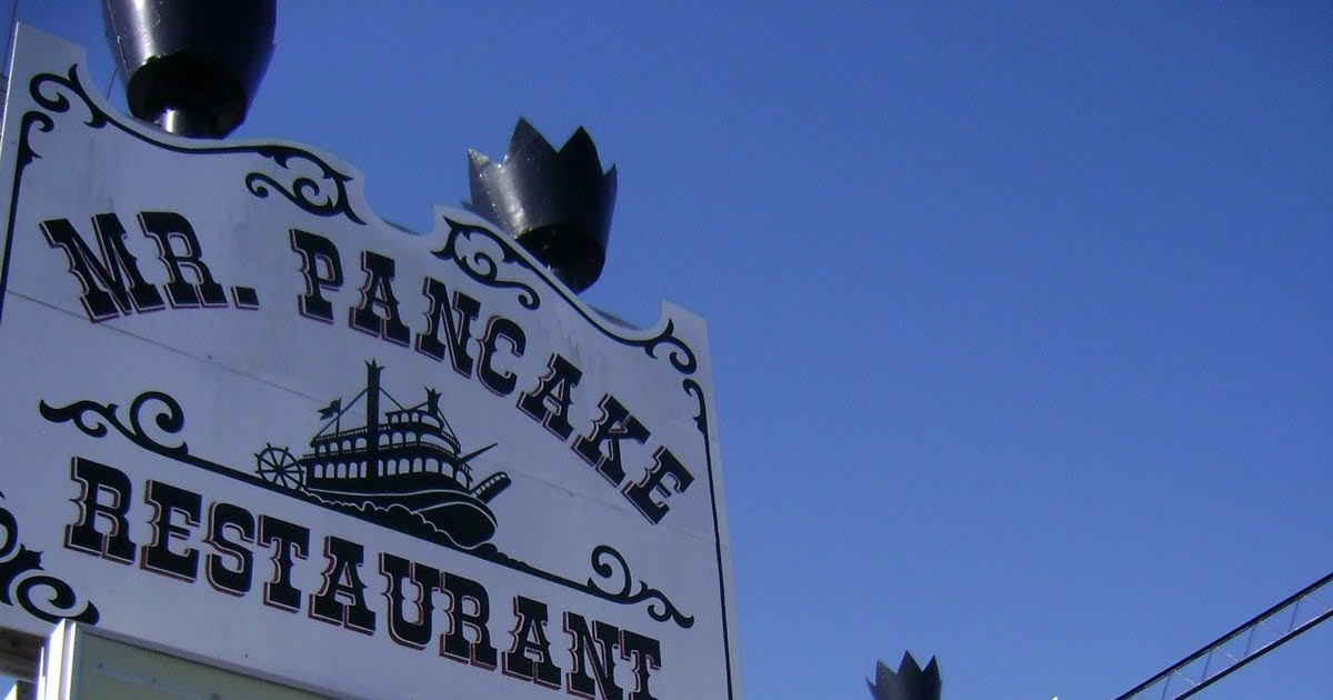 DELLS BUCKET LIST DELL BUCKET LIST 4 Making pancakes at MR. PANCAKE