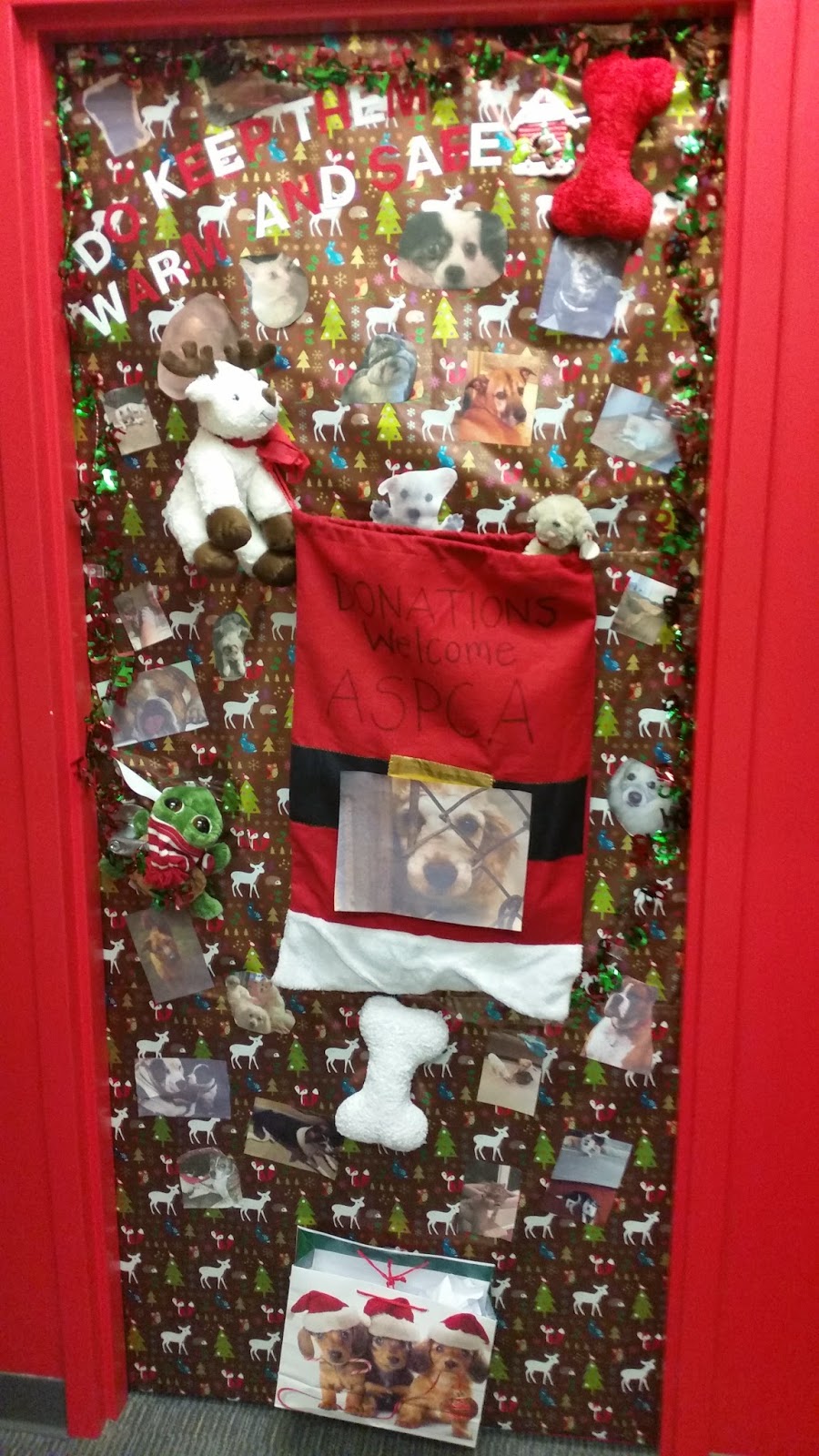 Lake Ridge Holiday Door Decorating contest