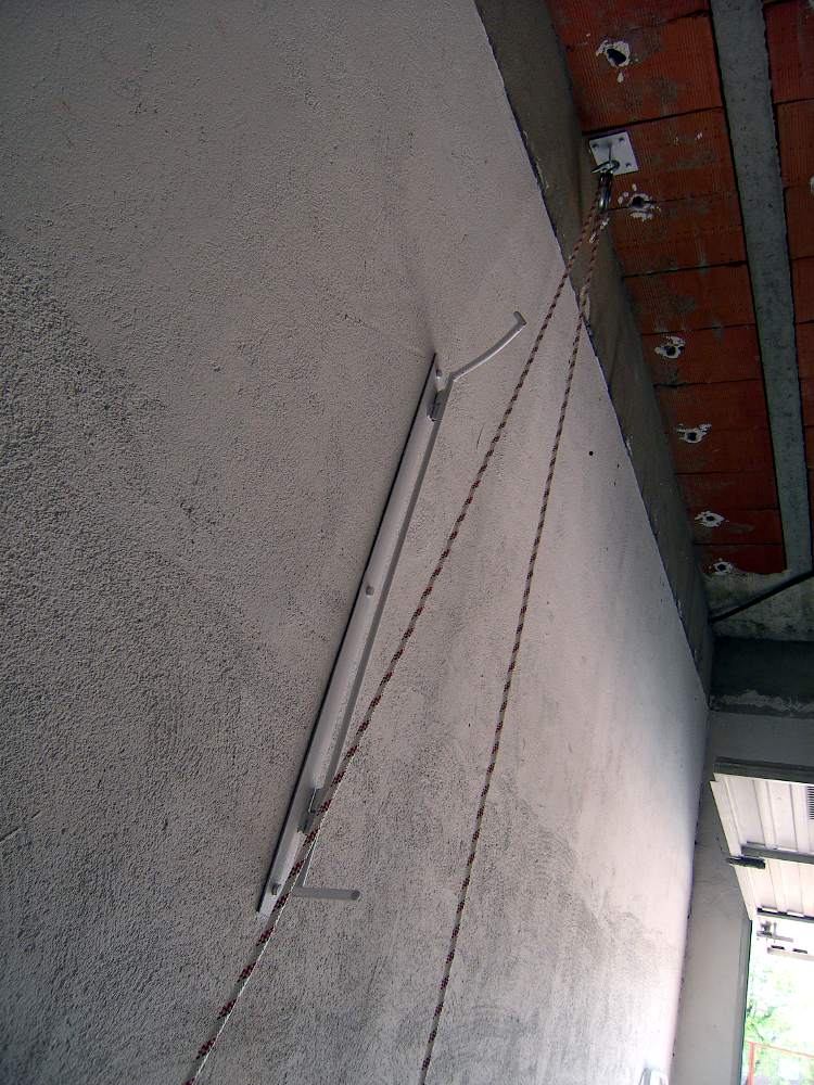 Cómo hacer un altillo en un garaje con escalera abatible y quita miedos