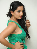Ishika singh new hot photo shoot-cover-photo