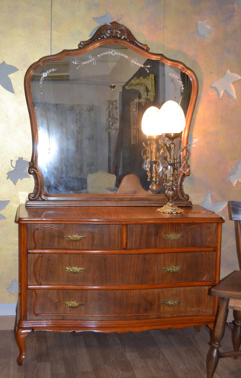 Taller de Restauración Lila: Cómoda y espejo valenciano restaurados