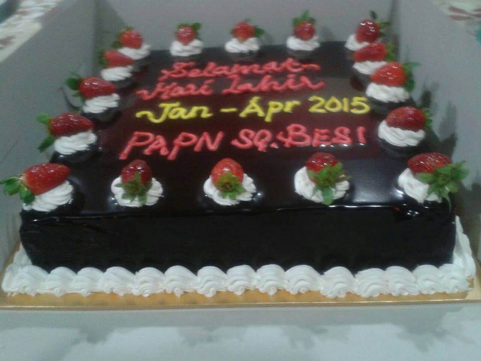 MamaIfah Cookies & Bakery: 2 kg Chocolate Cake