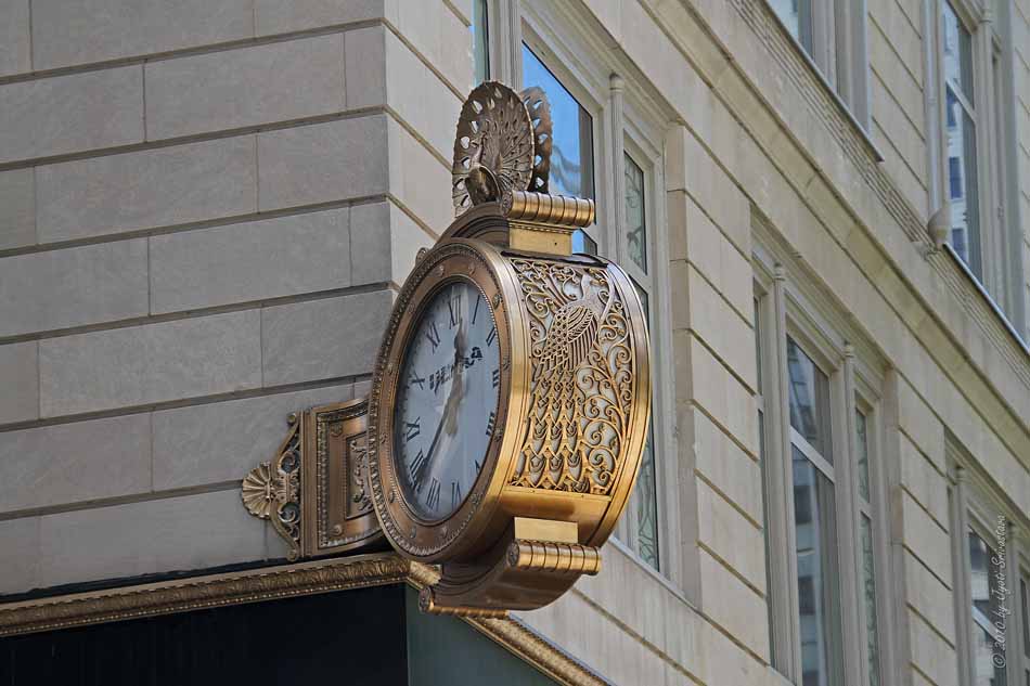 Public Art in Chicago Loop Peacock Clock